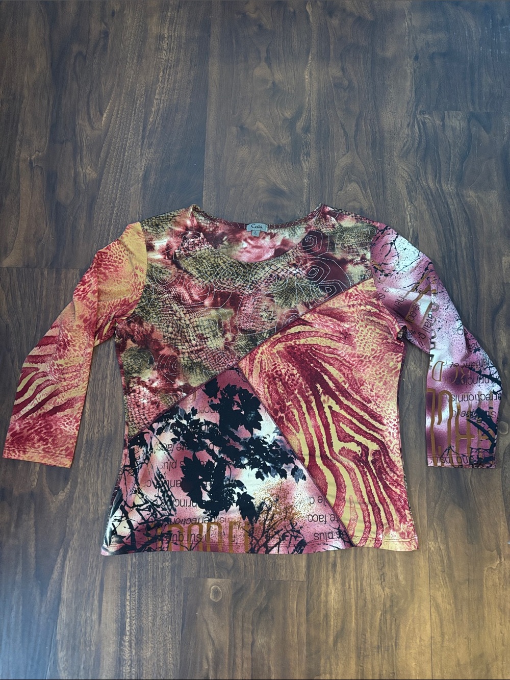 Y2k Caia 3/4 Sleeve Vibrant Patterned Top